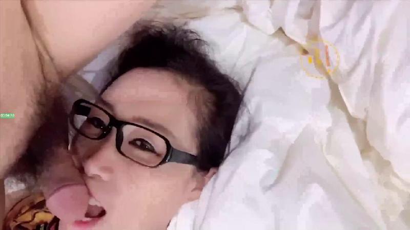 小雄同學和他騷貨丈母娘老師高跟絲足口活足交